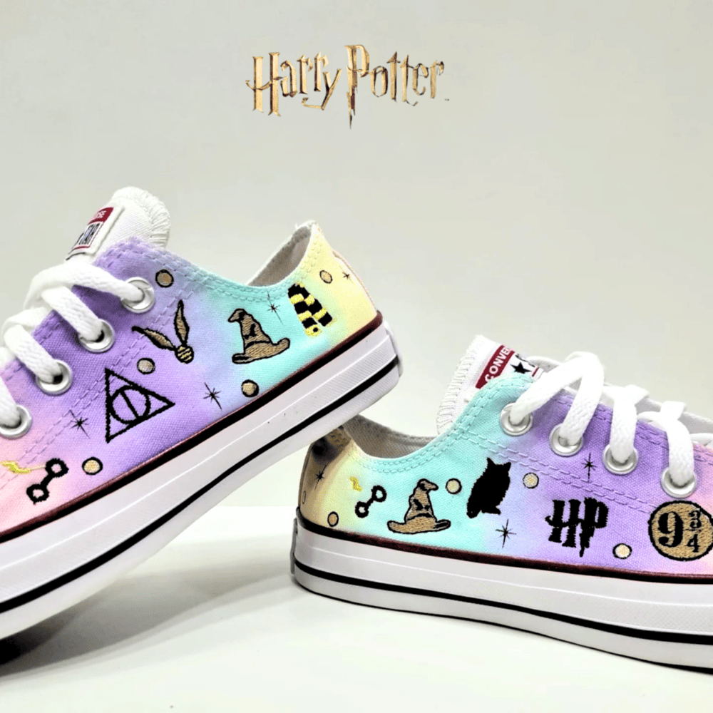 Exclusivo: Tênis All Star Customizados Bordados de HP + *BRINDE 1x Caneca Oficial* - EDIÇÃO LIMITADA